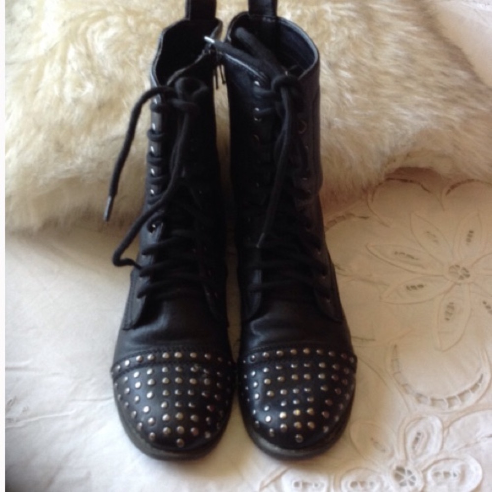 AEROPOSTALE BLACK ANKLE BOOTIES 6.5 - Picture 2 of 8